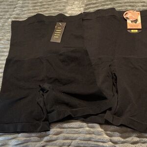Seamless High-Waist Black Shaping Shorts